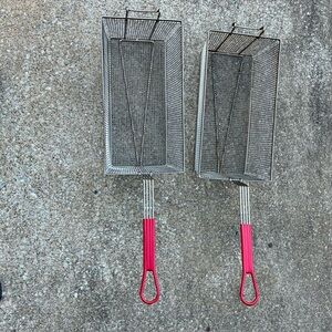 2 MoTak MGF5 Full-Size Fryer Baskets Coated Handles. Used. New Low Price!
